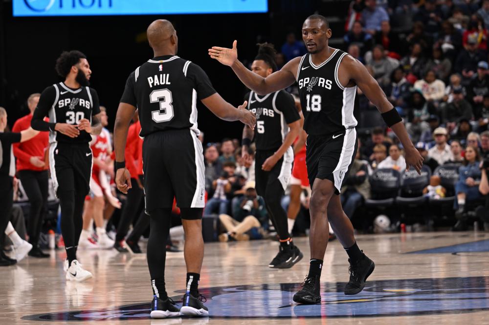 他从一个被 他从一个被